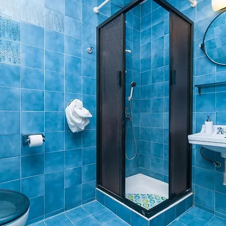 Apartman Luka * Sutivan