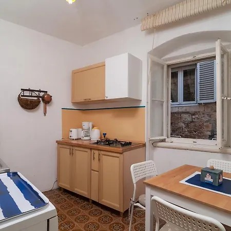 Apartman Luka Appartement Sutivan